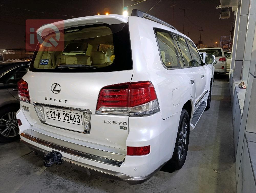 Lexus LX